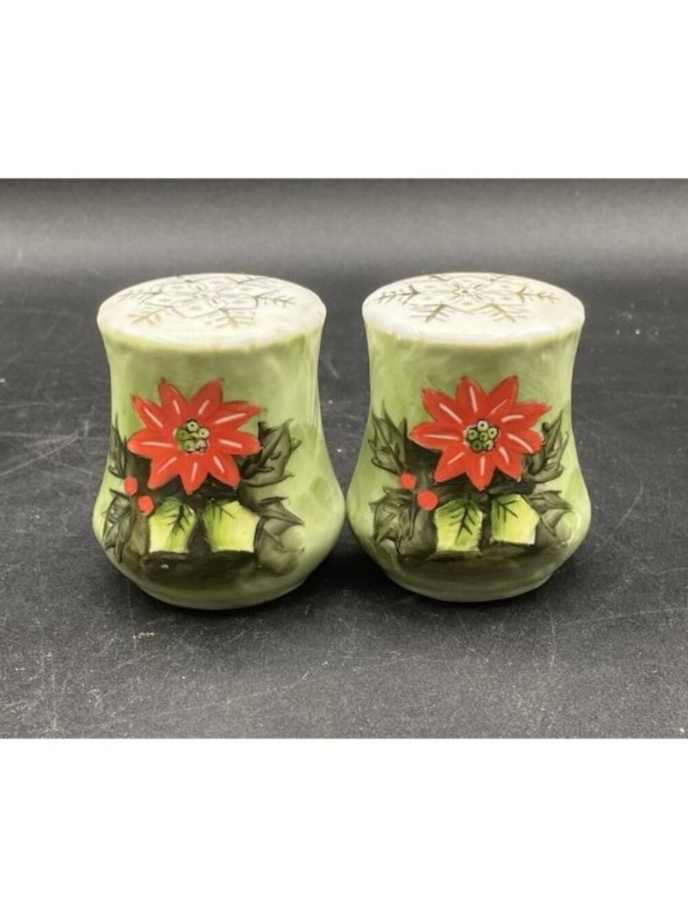 Lefton Poinsettia Salt Pepper Shaker Set Hand Painted 4390 Christmas